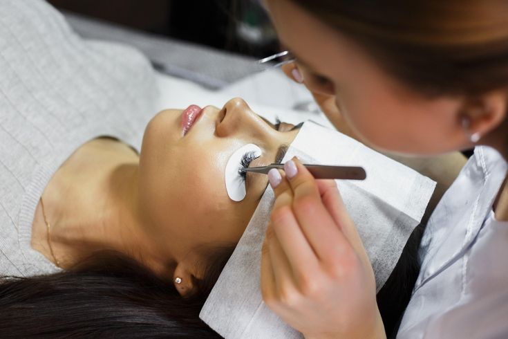 Choosing the Right Eyelash Extension Training and Certification Melbourne